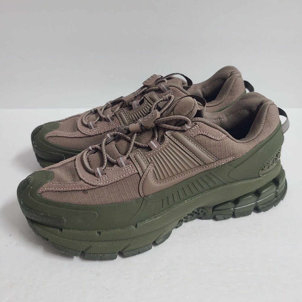 NEW Nike Zoom Vomero Roam Shoes FV2295-201 Size 7.5 Mink Brown Medium Olive